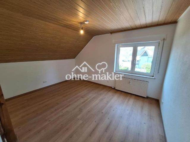 95 m² DG Wohnung | neue EBK, Vollbad, Gäste WC & Garten in Neuberg Ravolzhausen
