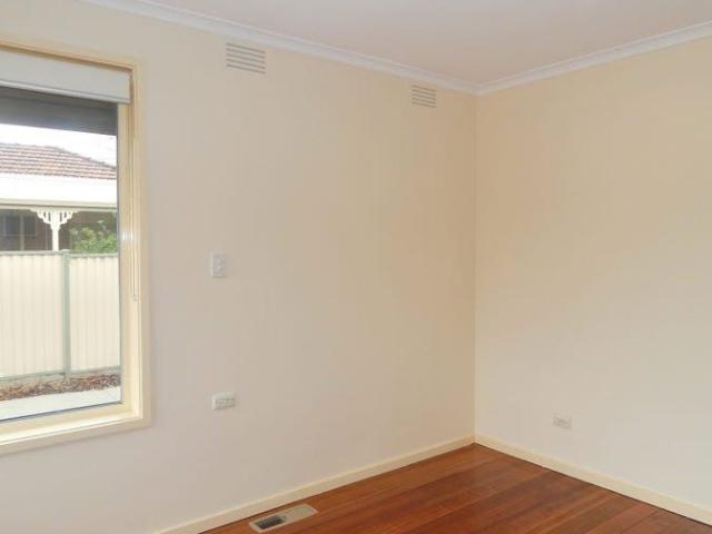 95 Mahoneys Rd, RESERVOIR