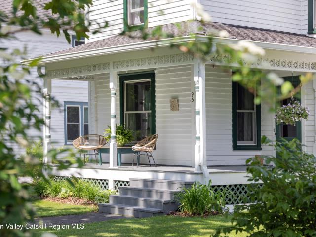 95 Maple Avenue