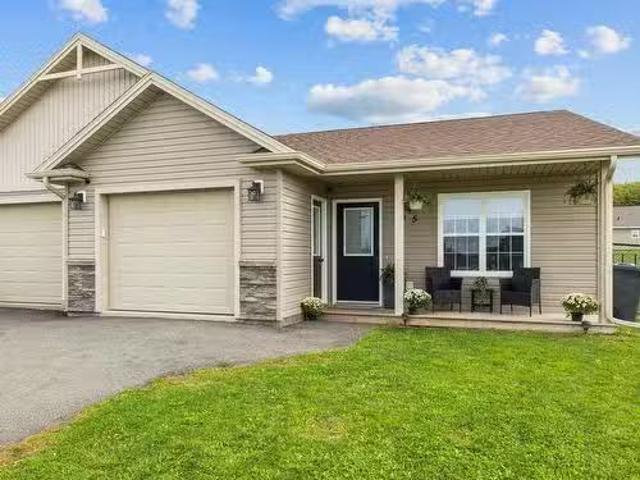 95 Mercedes Drive, Cornwall, PE, C0A 1H3 house for sale Lis.