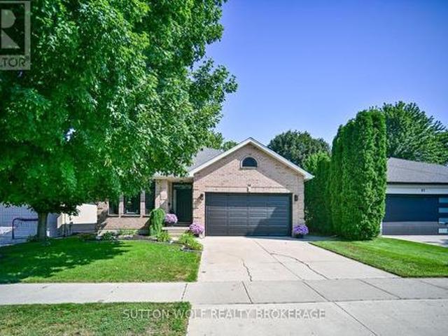 95 Middlesex Drive, Strathroy Caradoc Ne, ON, N7G 4G5 house for sale | Listing ID X13633 | Royal LePage