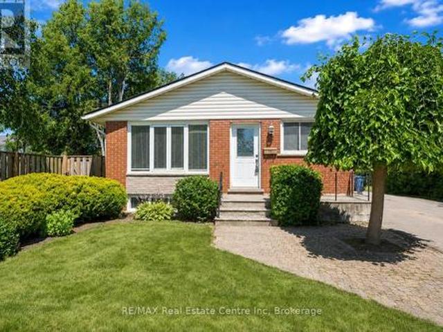 95 Mountford Drive, Guelph Grange Road, ON, N1E 6E7 house for sale | Listing ID X13622 | Royal LePage