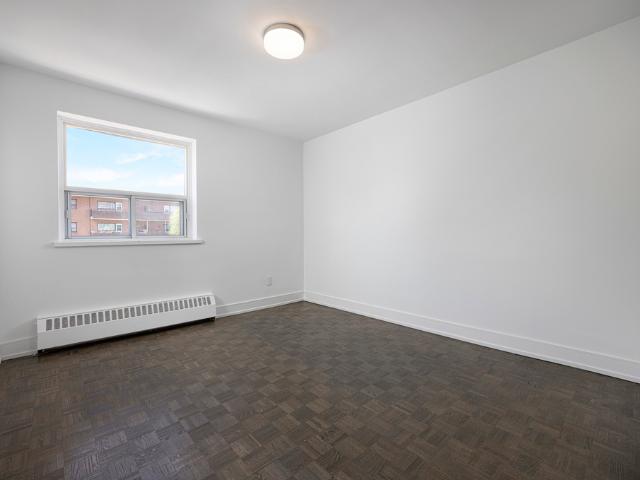95 Paisley Boulevard West 1 Bedroom Apartment for Rent at 95 Paisley Blvd W, Mississauga, ON L5B 1E7 Cooksville