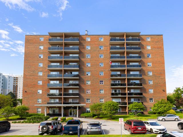 95 Paisley Boulevard West 2 Bedroom Apartment for Rent