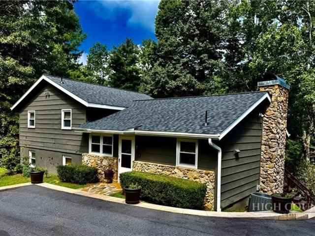 95 Pine Tree Dr, Roaring Gap, NC 28668