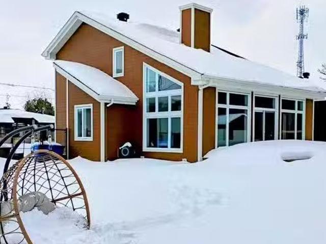 95 Rue Des Merles, Sainte Clotilde, QC, J0L 1W0 house for sa.