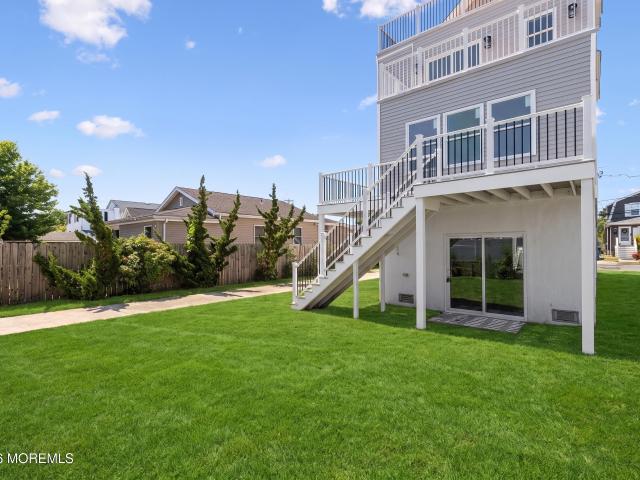 95 Seabreeze Avenue