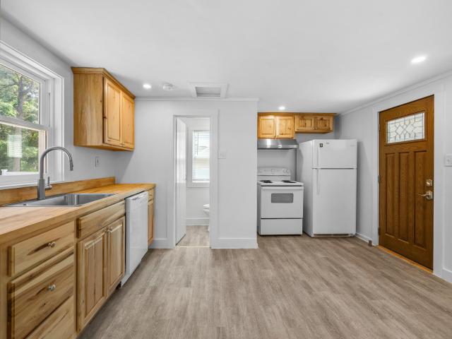 95 Shore Road 8