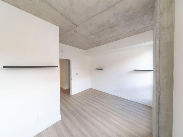 95 St Vallier Est – La Biscuiterie