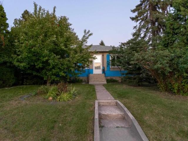 9605 Street Nw, Edmonton, AB, T5P 2W9 house for sale | Listing ID E4509 | Royal LePage