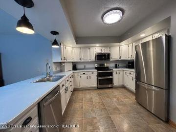 9600 Deer Trail