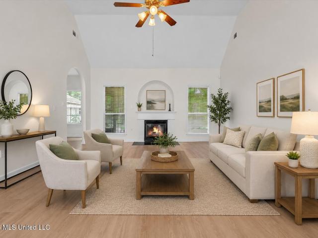 9601 N Geneva Loop