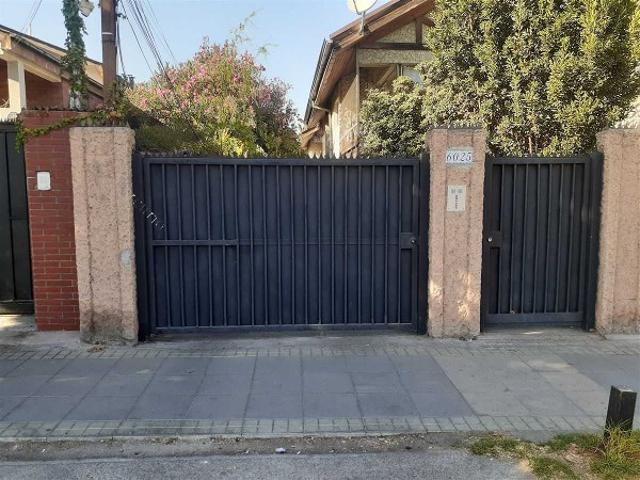 $ 960.000 Casa en Arriendo en La Reina 3 dormitorios 3 baños / Realty.Corp