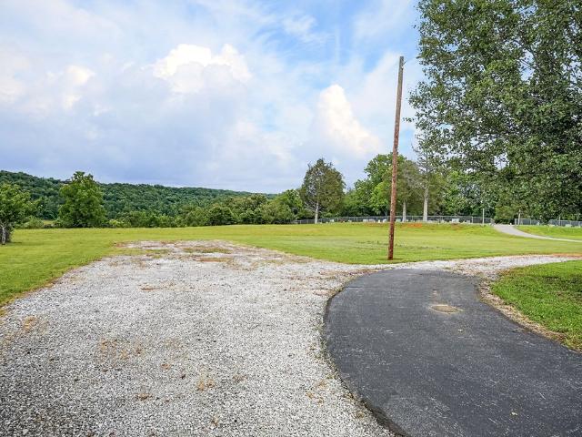 960 Country Club Rd