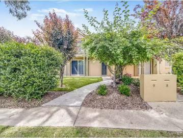 Condo for rent in Turner, Majura - Balcony