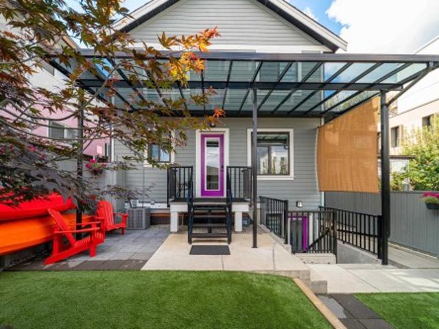 960 Renfrew Street, Vancouver, BC, V5K 4B8 duplex for sale | Listing ID R3169 | Royal LePage
