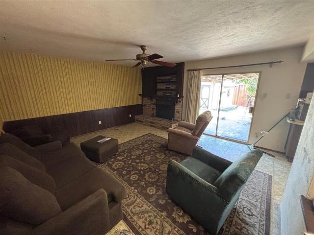 960 W Spring Creek Parkway