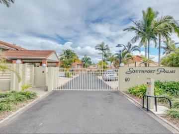 9/60 whitby street southport qld townhouse for rent lj hooker