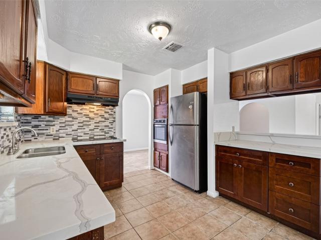 9618 S Petersham Drive, Houston, US, TX