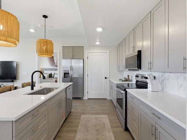 961 W Akoya Pearl Road, Apt #300, St George, US, UT