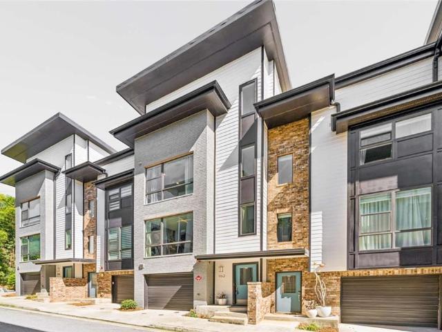 962 Moda Drive
