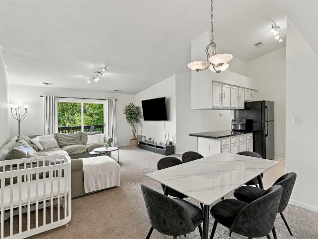 9634 Sawgrass Court # 7