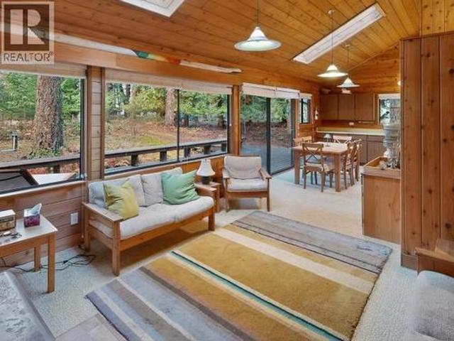 963 Spilsbury Drive, Savary Island, BC, V0N 2G0 house for sale | Listing ID 19604 | Royal LePage