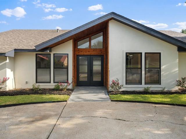9648 Fallbrook Drive
