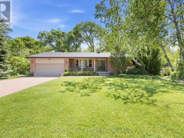 9648 Wakefield Street, Lambton Shores Forest, ON, N0N 1J2 house for sale | Listing ID X13452 | Royal LePage