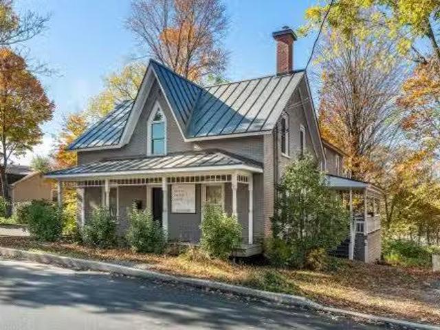 964 966 Rue Du Sud, Cowansville, QC, J2K 2Y3 investment fo.