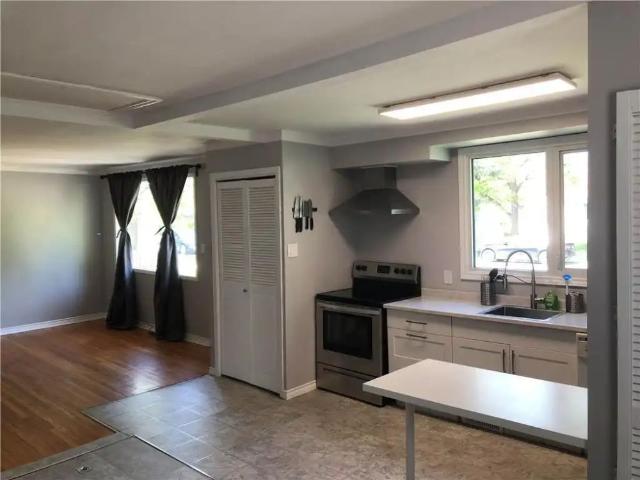 964 Crescent Drive — 964 Crescent Dr