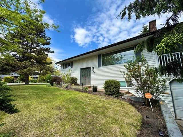 964 Tronson Drive, Kelowna, BC, V1Y 4E1 house for sale | Listing ID 10372 | Royal LePage