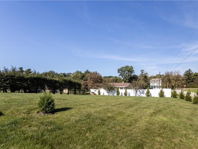 9659 Shirley Dr