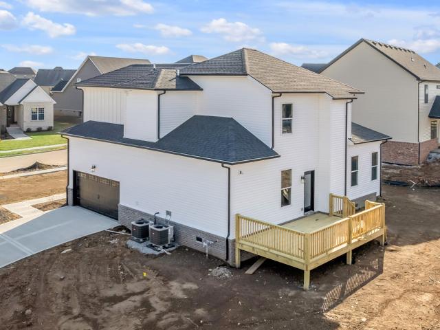 965 Hunters Ln