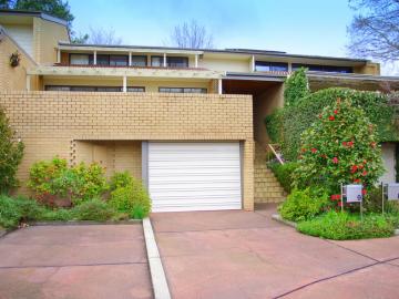 Yarralumla, Weston Creek, Yass Valley, Victoria