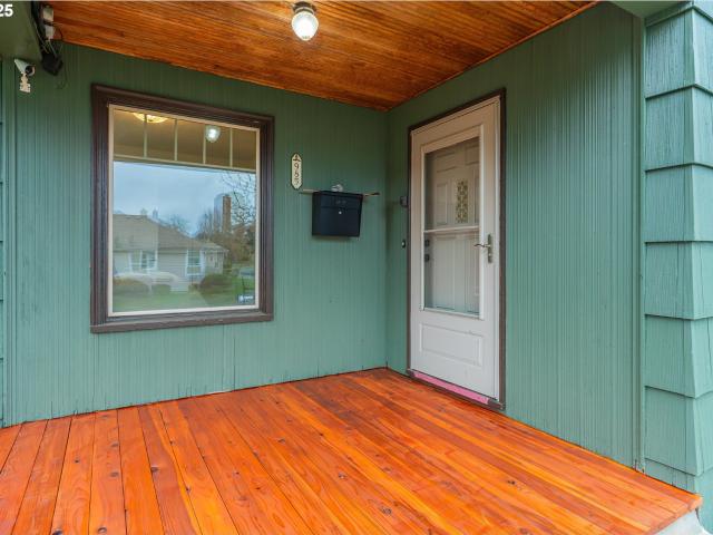 965 N 4TH AVE