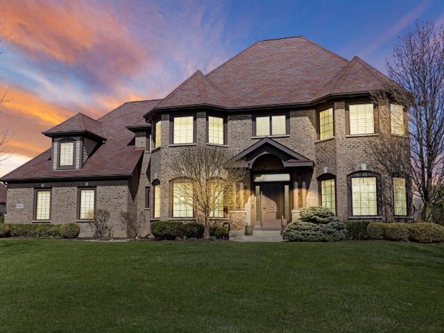 9665 Meadowdale Ln