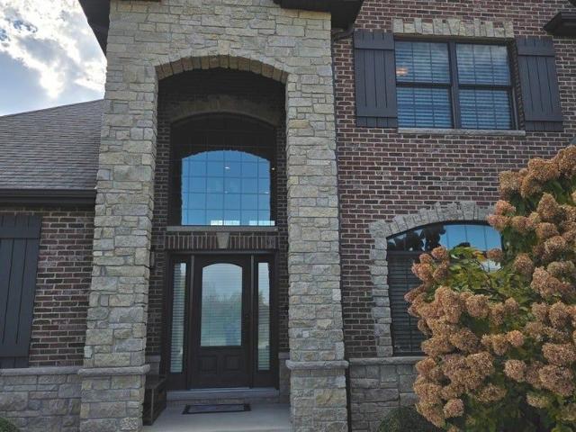 9667 Crossbow Dr, Bloomington, IL