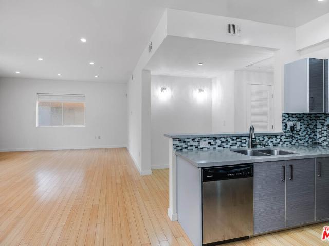 966 S St Andrews Pl, Unit 104, Los Angeles, CA 90019 | MLS #26827