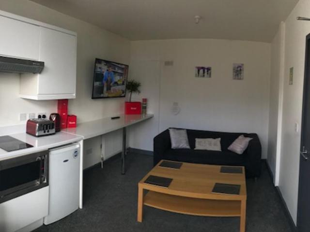 966 PERSHORE ROAD STUDIO 6