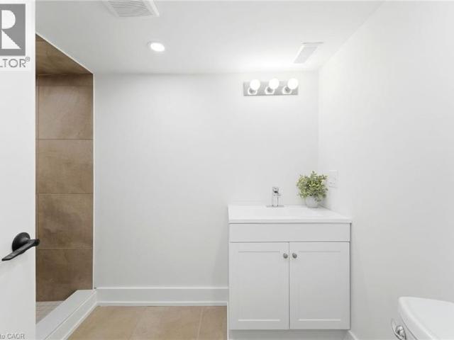 968 MAIN Street E Unit# Lower, Hamilton, Ontario, L8M1M8