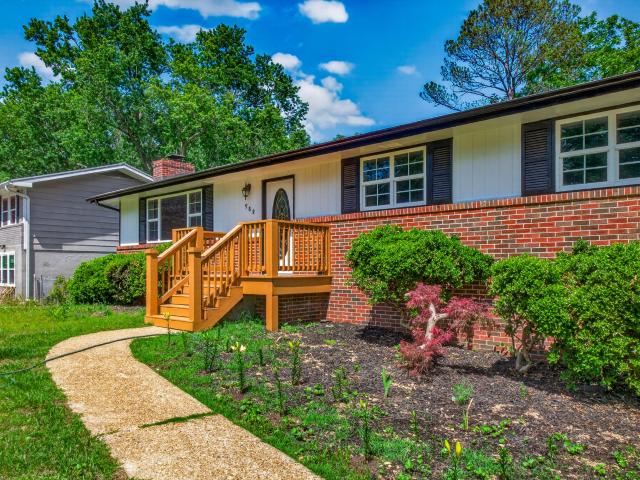 968 W Circle Drive