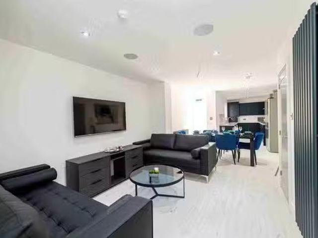 96 Blantyre Road, L15 1 Beds 6 Baths