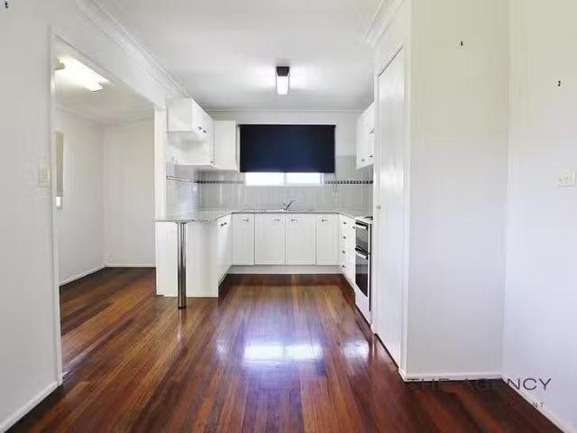 96 Buzacott Street, Park Avenue, QLD 4701