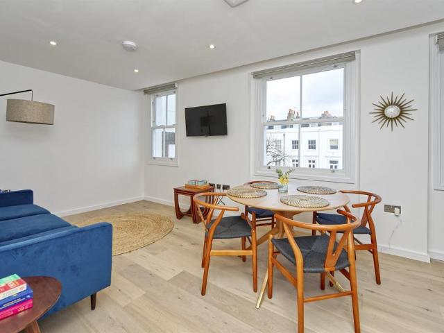 96 Earl's Court Road, London, W8 6EG, United Kingdom | 2 bed apartment for rent #140227778 | Rentberry