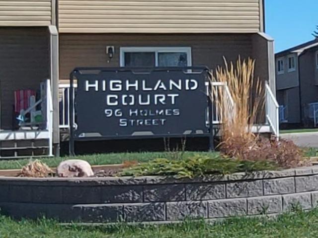96 Holmes Street Unit 4 Welcome to the lovely area of Highland Green! 2 bedroom 1 bathroom Townhome for Rent
