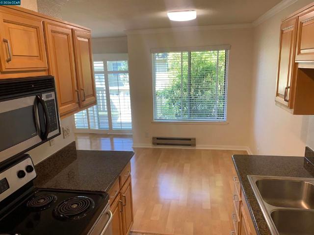 96 Lakeshore Ct