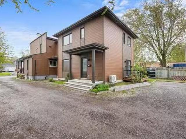 96 Rue Seigneuriale, Québec Beauport, QC, G1E 4Y5 lease fo.