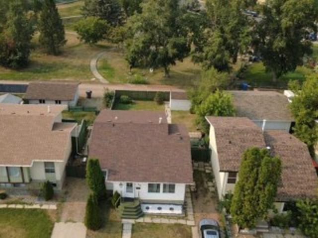 96 Simpson Crescent Se, Medicine Hat, AB, T1B 2R9 house for sale | Listing ID A2354 | Royal LePage