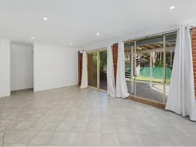 96a Del Mar Dr, Copacabana House for rent Listed by Anneka St.